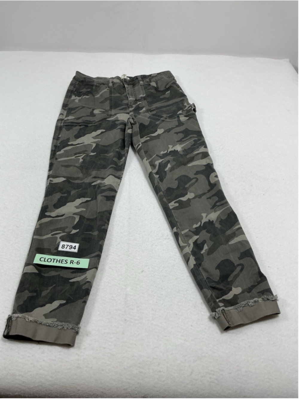 Womans Jr Excellent Sky & Sparrow Camo Carpenter Jeans 9 Green Cuff